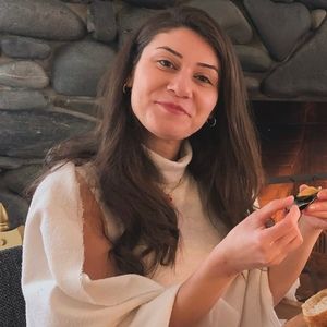 Meet your Posher, Ceren